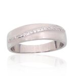 Hõbesõrmus tsirkoonkividega